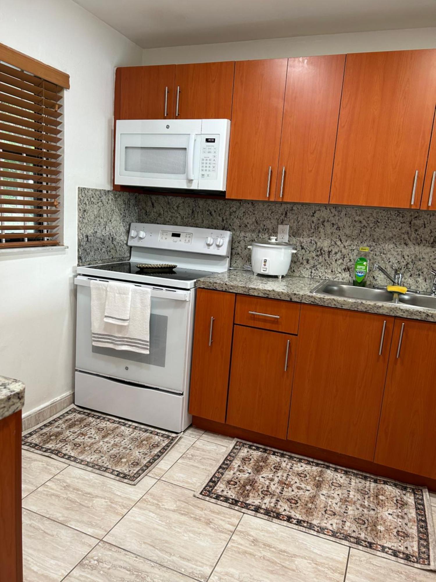 Beautiful Apartment With Very Elegant Colonial Decoration Tamiami Buitenkant foto