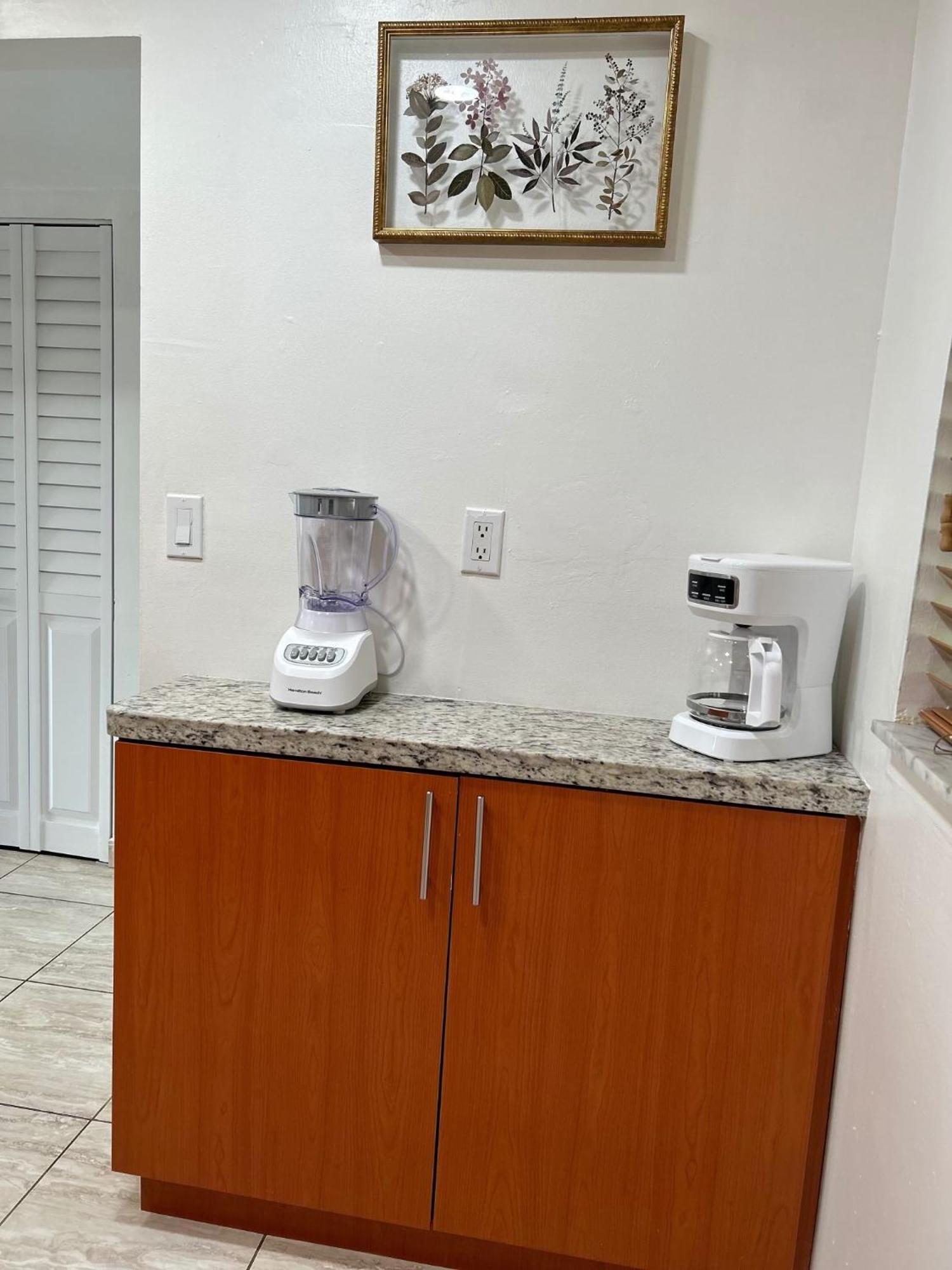 Beautiful Apartment With Very Elegant Colonial Decoration Tamiami Buitenkant foto
