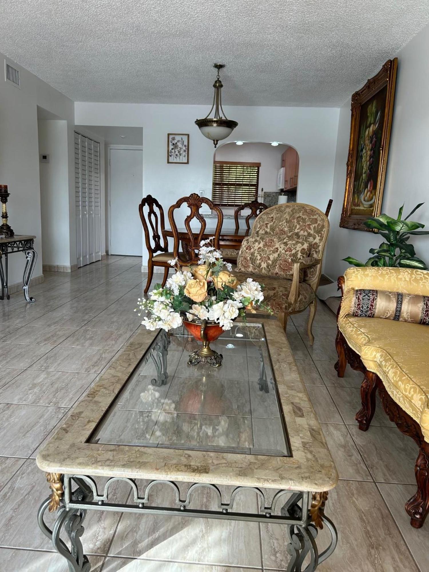 Beautiful Apartment With Very Elegant Colonial Decoration Tamiami Buitenkant foto