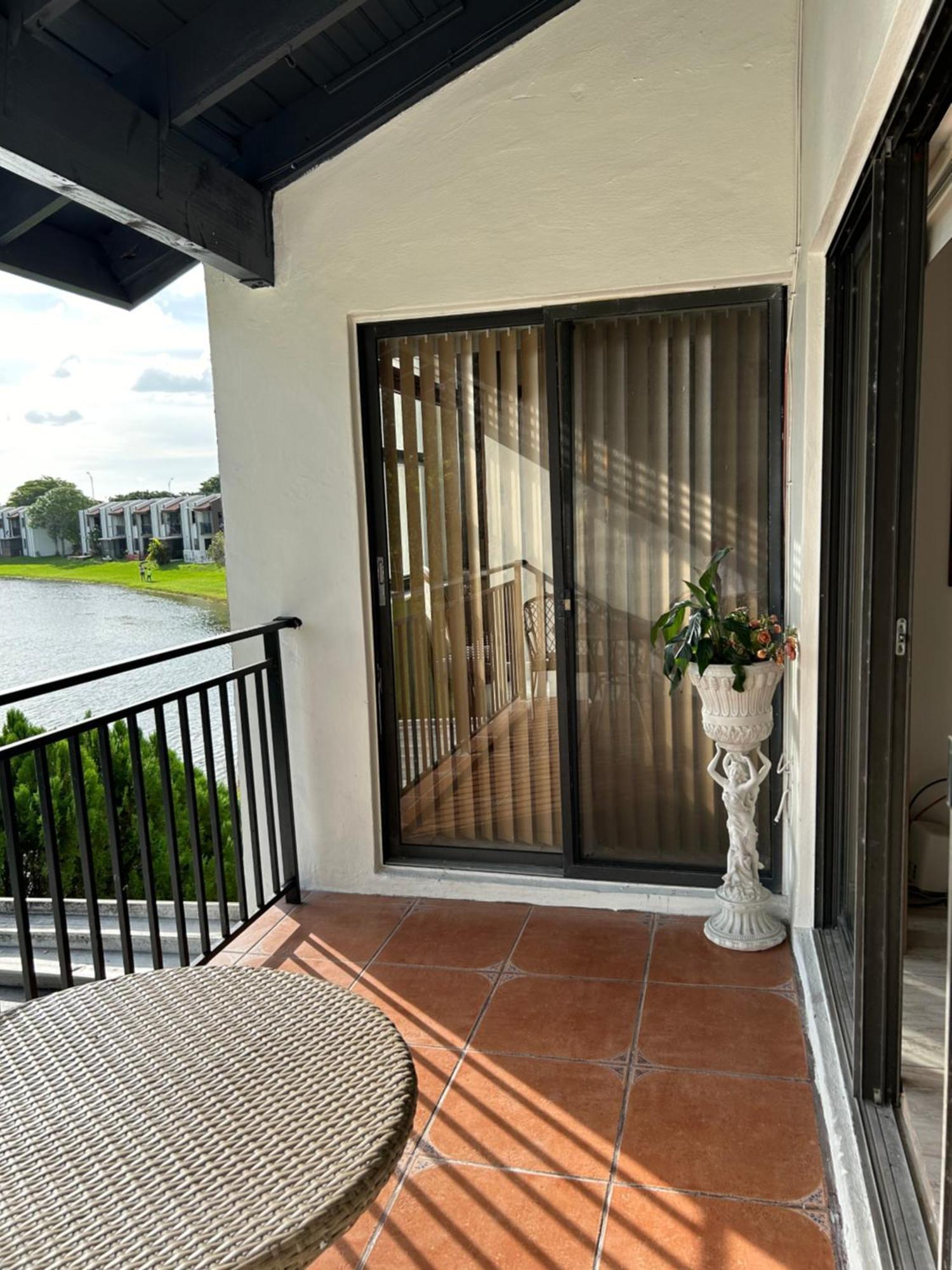 Beautiful Apartment With Very Elegant Colonial Decoration Tamiami Buitenkant foto